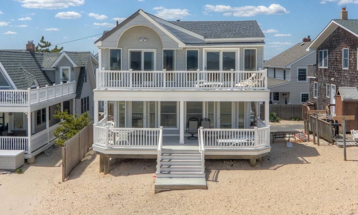 Lavallette House | Spacious Beautiful Oceanfront Property- Lavallette NJ