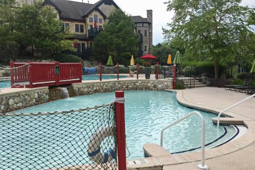 Vernon House | Spacious Condo w/View < 1 Mi to Mtn Creek Resort!