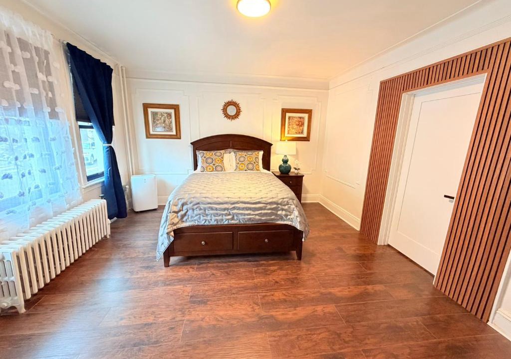 The Waterfront Apartment | Spacious cozy Jersey City Home Easy NYC Access