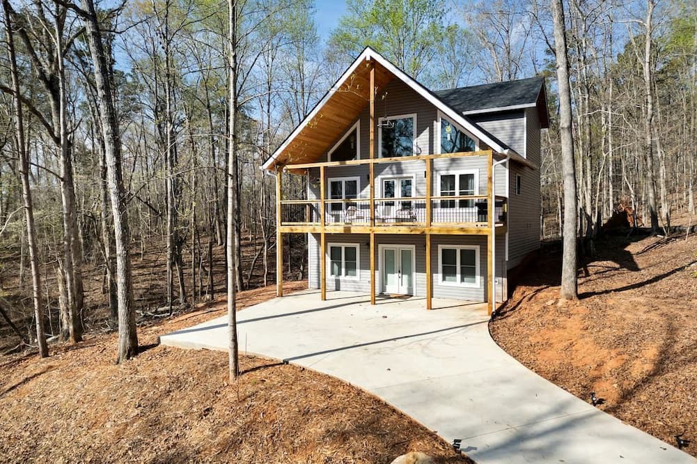 Westminster Cabin | Spacious Family Cabin with Lake Hartwell Access in Westminster, South Carolina