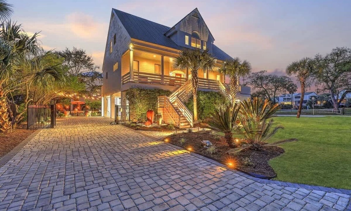 Isle of Palms House | Spacious Island Escape Near Beach and Marina