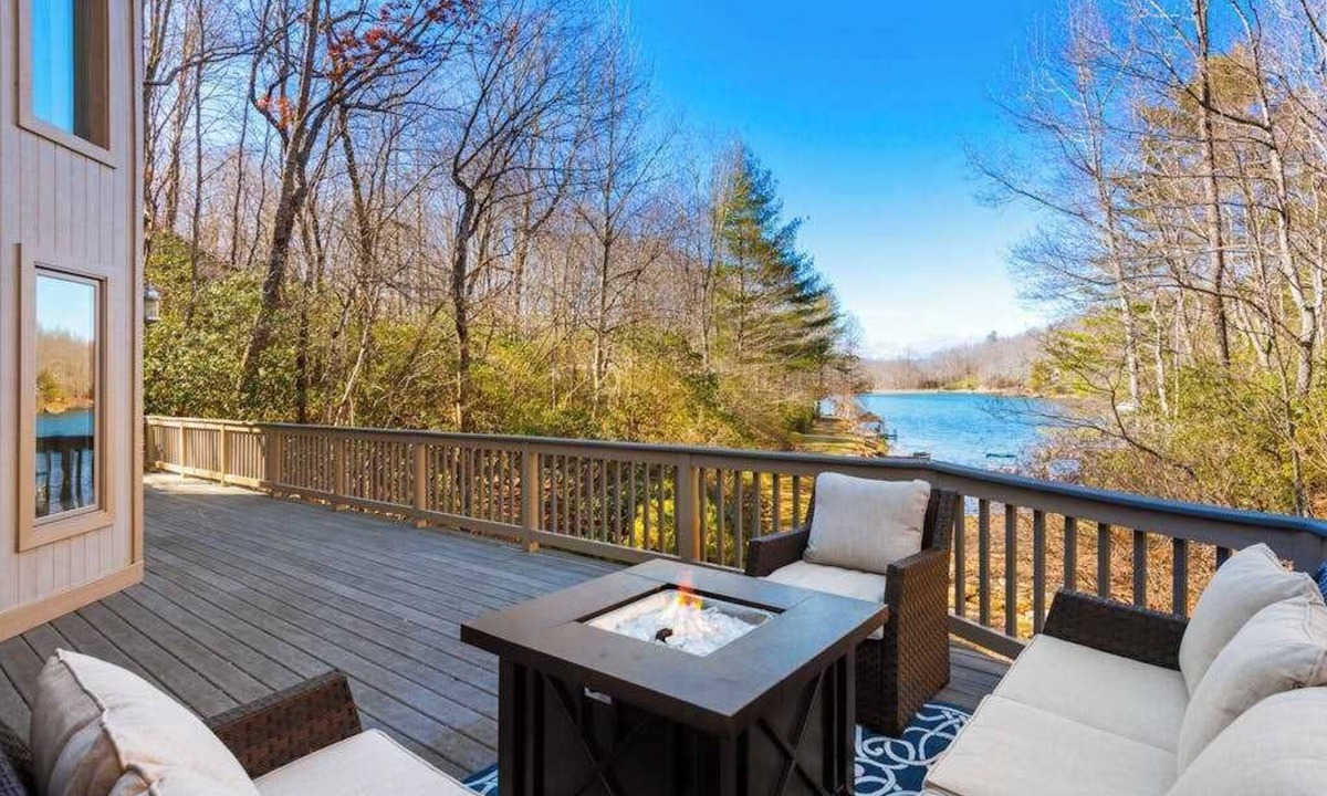 Brevard House | Spacious lake home with firepit, 3 fireplaces, pool table & shared amenities
