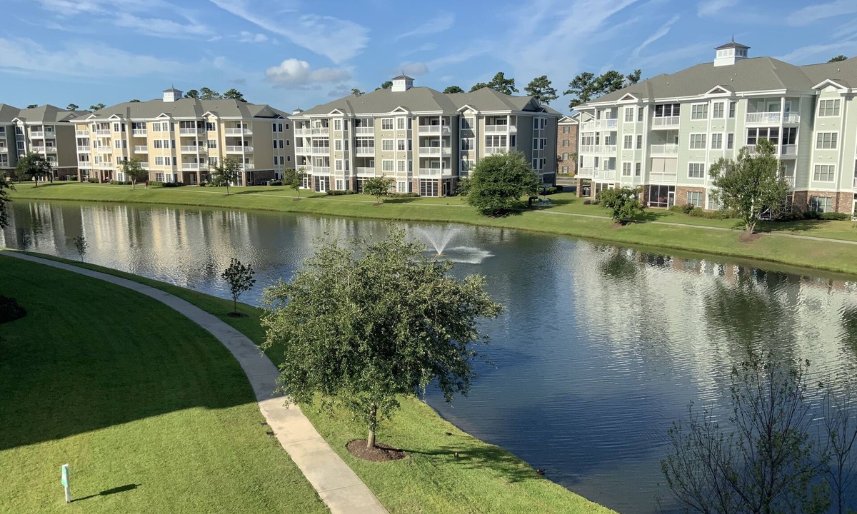 Central Myrtle Beach Villa | Spacious Myrtlewood Condo 2br, 2 Full BA With Lake View
