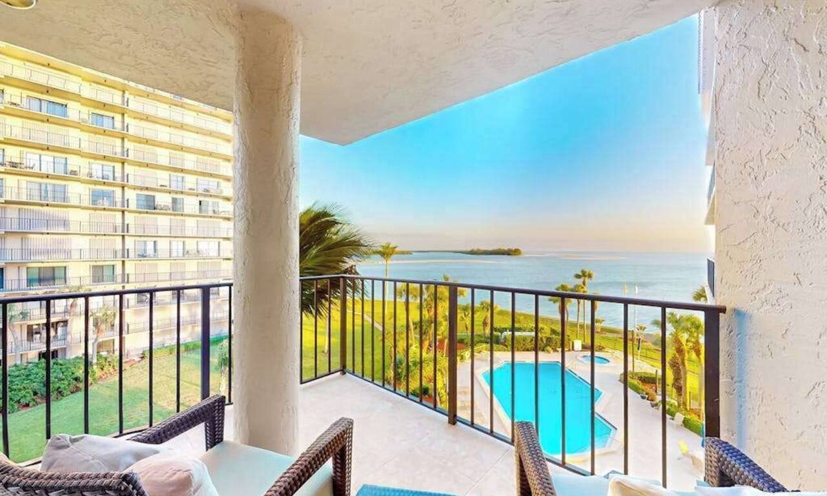 Marco Island Condo | Spacious oceanfront condo with heated pool, pickleball, tennis, gym, & balcony