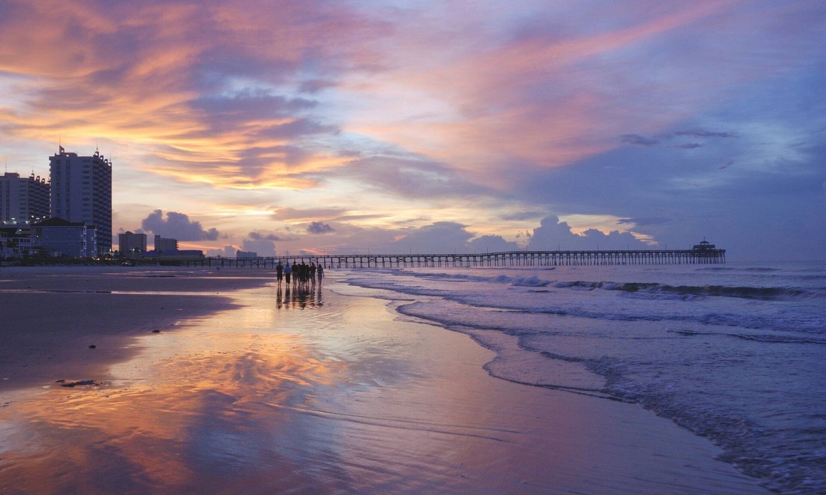 Arcadian Shores Resort | Spacious Oceanfront Resort with Onsite Restaurant, 5 Pools, 2 indoor Pools and Beach Access