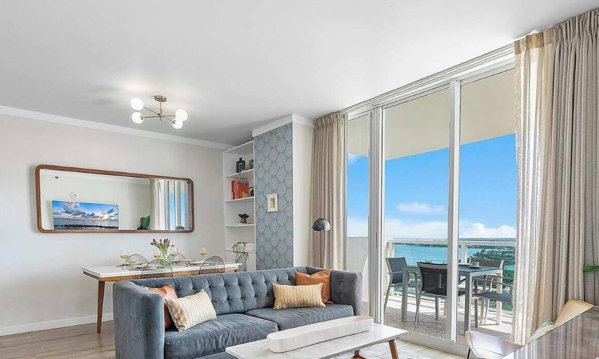 Coconut Grove Apartment | Spacious Open-Concept 2BR - Coconut Grove
