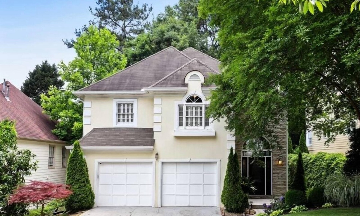Buckhead House | Spacious Open Floor Plan in the Heart of Atlanta