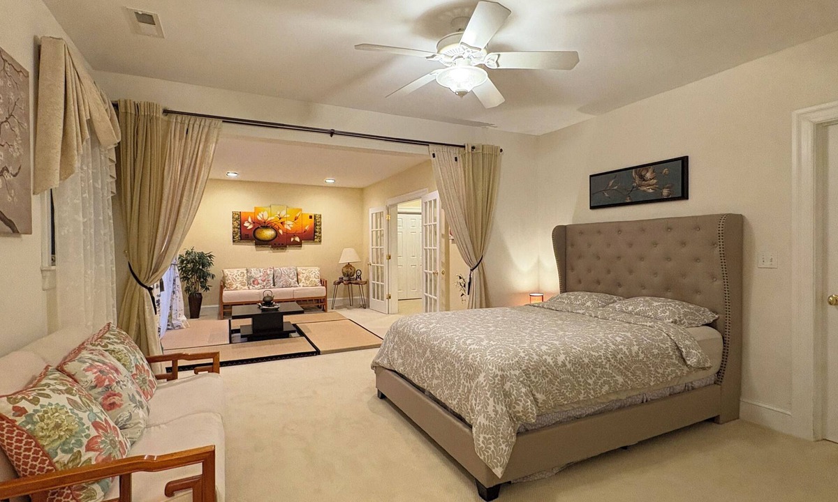 Princeton Villa | Spacious Private Guest Suite with Free Parking 5 Minutes from Princeton Univ.