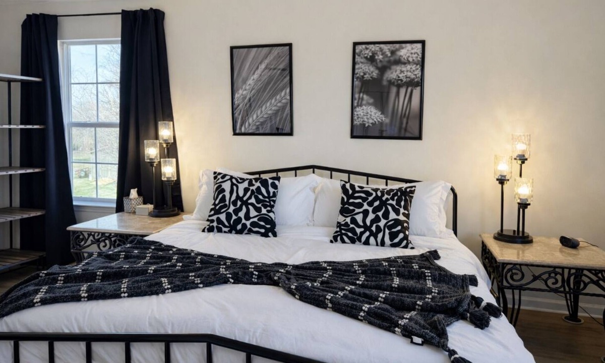 Walterhill House | Spacious Renovated 4BR w/2 Kitchens, Garage +Fenced Yard, Pet Friendly!