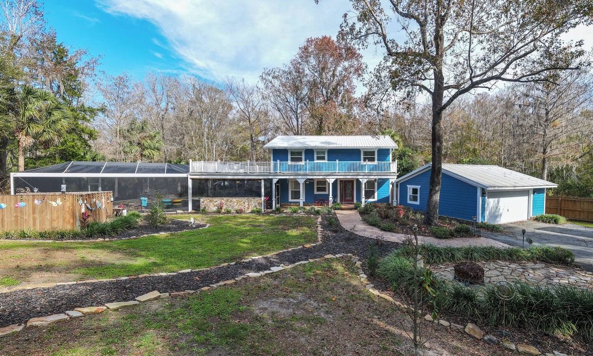 Dunnellon House | Spacious Riverhouse with views, pool, jacuzzi, and near Rainbow River