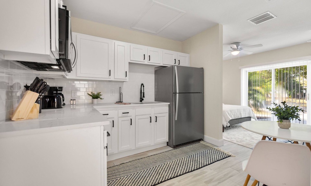 Sarasota Springs House | Spacious Sarasota 5 BR Home w/Heated Pool & Spa