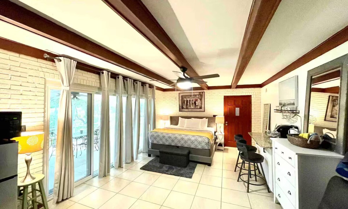 Tallahassee Apartment | Spacious Studio Unit right across from TMH