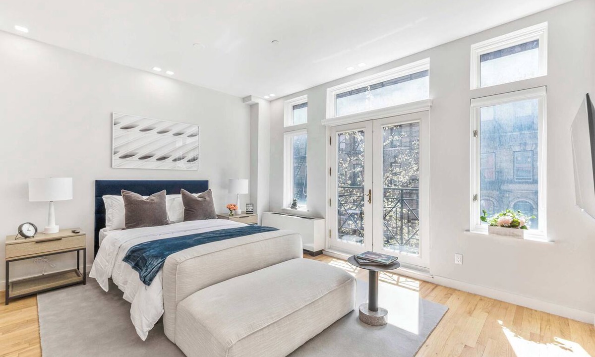 Upper East Side Apartment | Spacious Studio with Charming Juliet Balcony