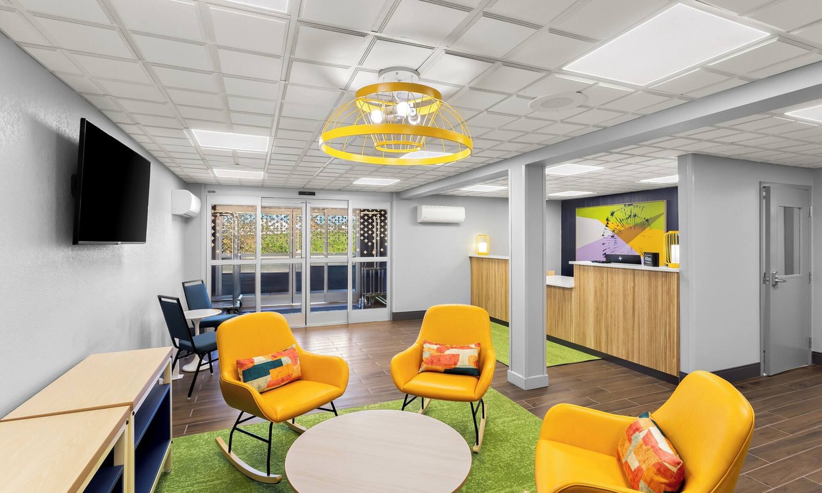 Sprague Hotel | Spark by Hilton Beckley
