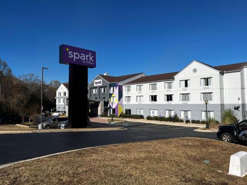 Macon Hotel | Spark by Hilton Macon North