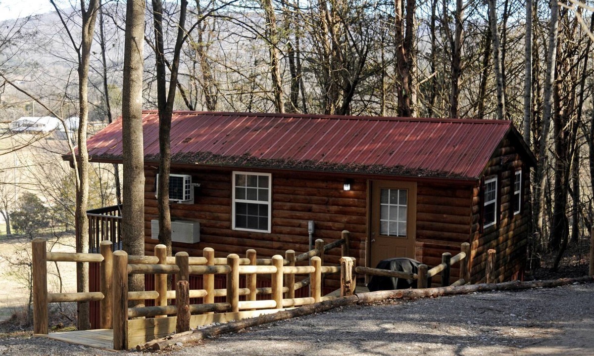Sparta Cabin | Sparta's Hidden Gem: Unique Views Cabin for an Intimate Escape