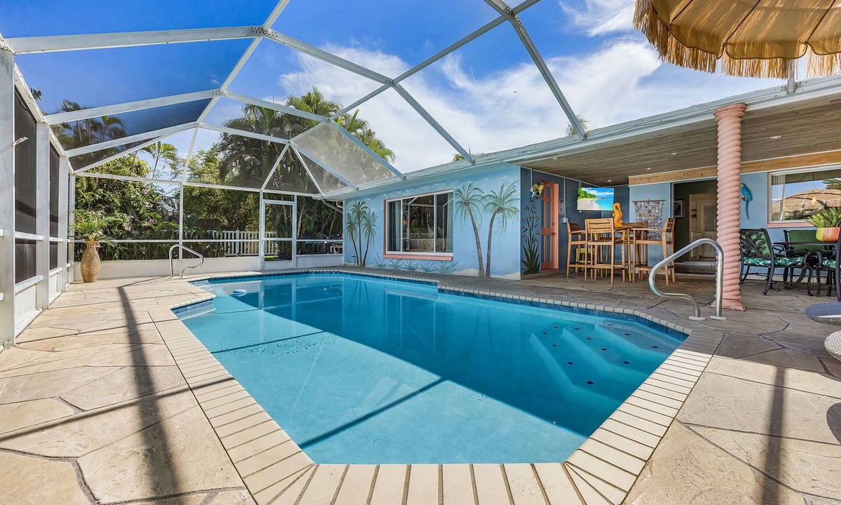 Caloosahatchee House | Specials - 3BR with Pool, Walk to Town
