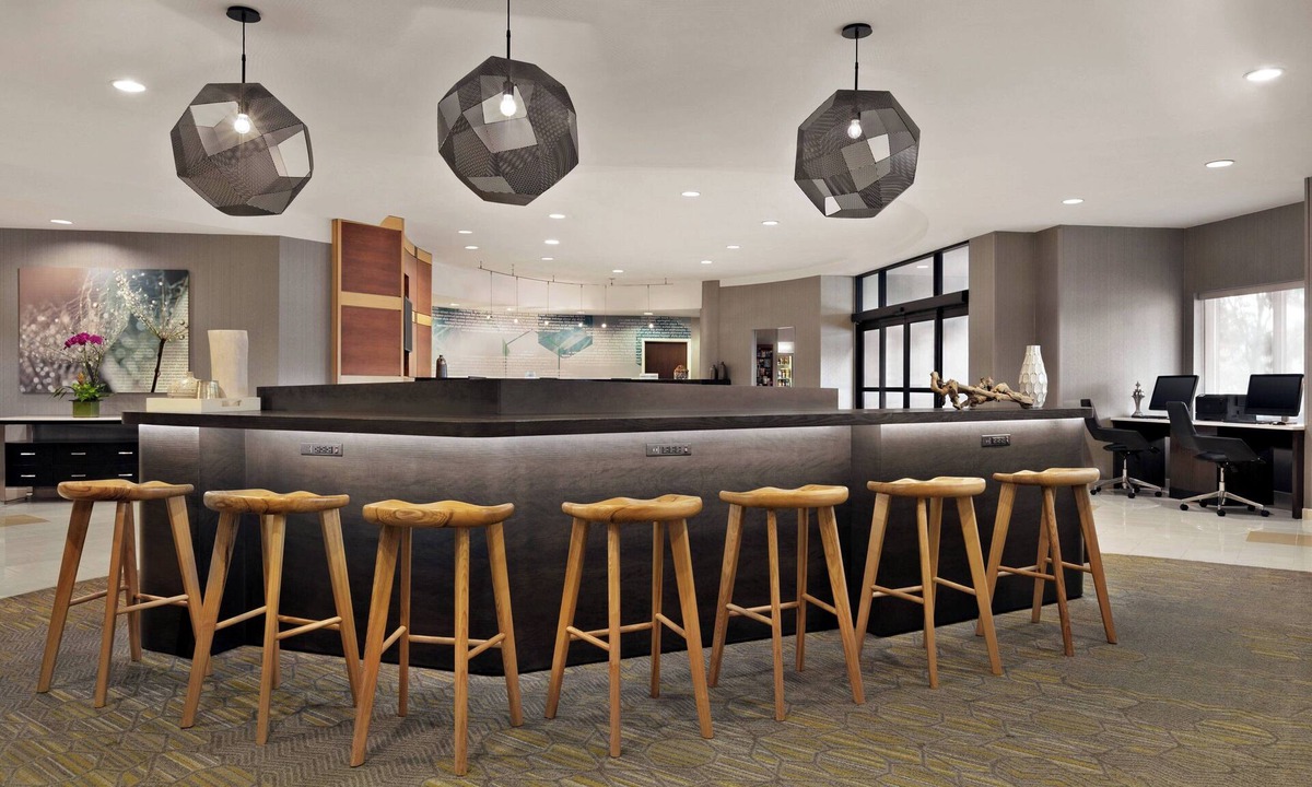 Sterling Hotel | SpringHill Suites by Marriott Dulles Airport
