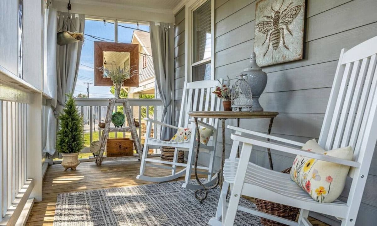 St. Elmo Improvement League House | St. Elmo Bliss Bungalow - 2BR