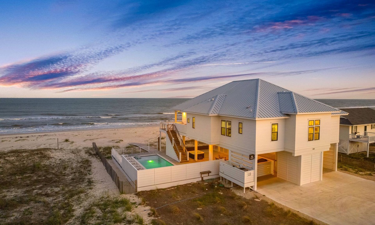 St. George Island House | St. George Island Pool, Hot Tub & Beach Access