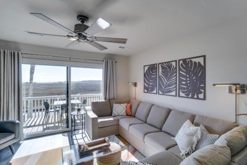 Oceanmarsh Subdivision House | St Helena Island Vacation Rental: Walk to Beach!