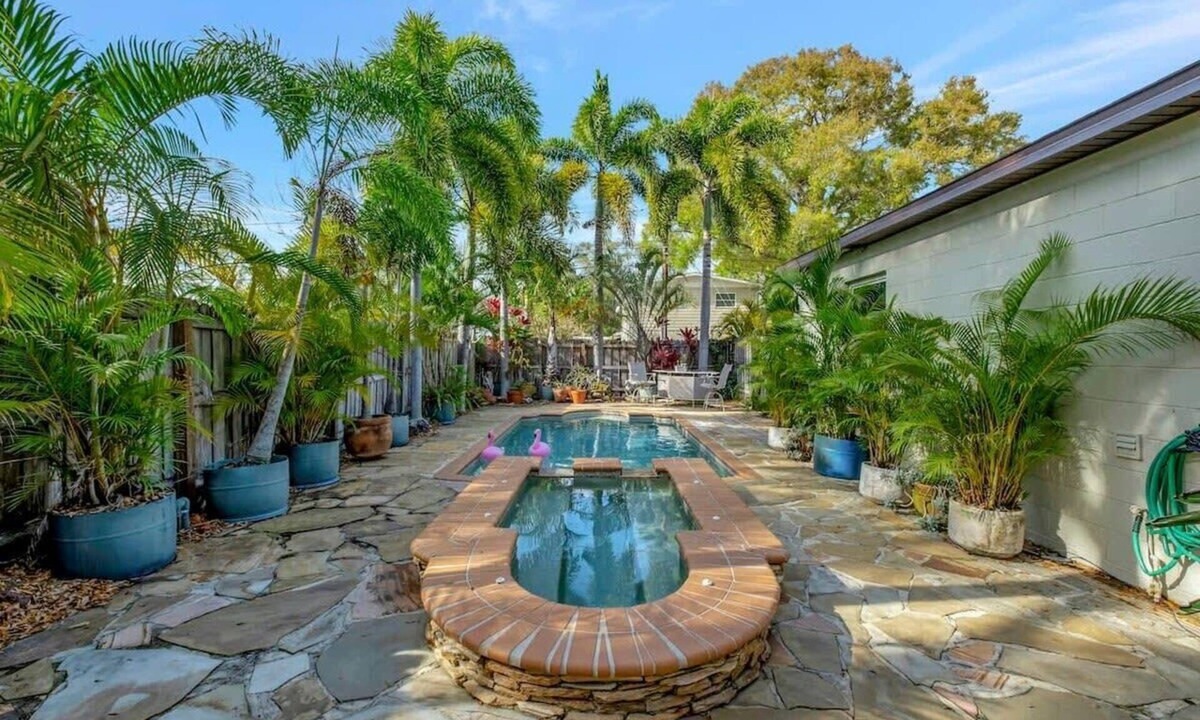 Fossil Park House | St Pete Hideaway w/Pool- Pet friendly