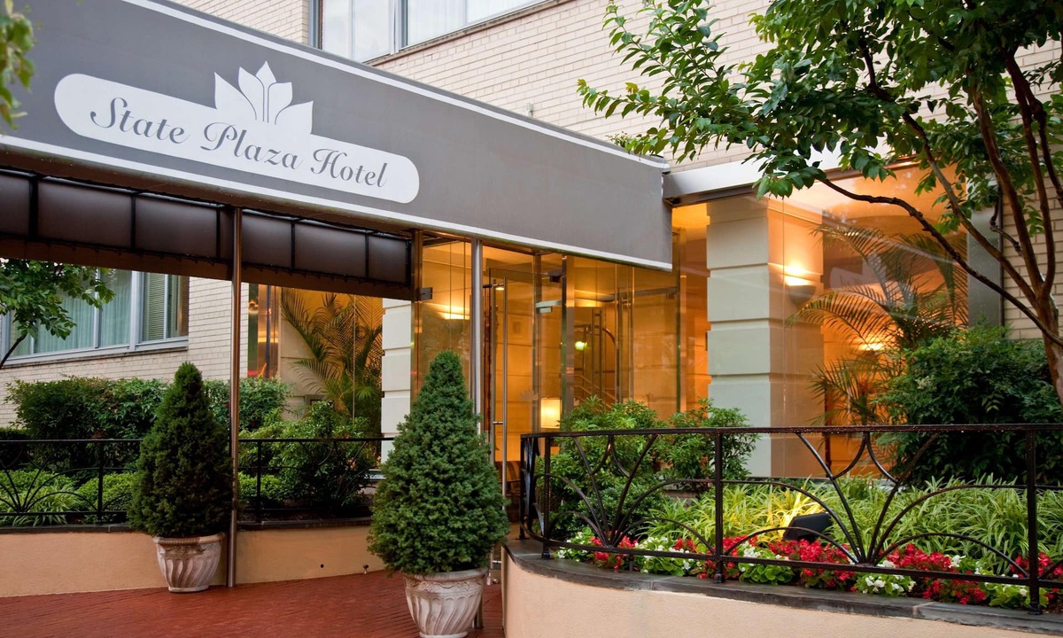 Foggy Bottom Hotel | State Plaza Hotel