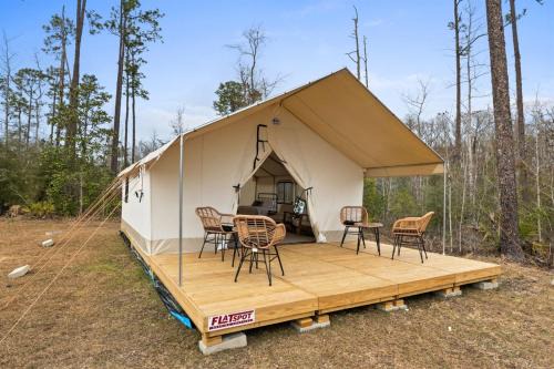 Wewahitchka Other | Stay & Paddle Free Lakeside Glamping Retreat