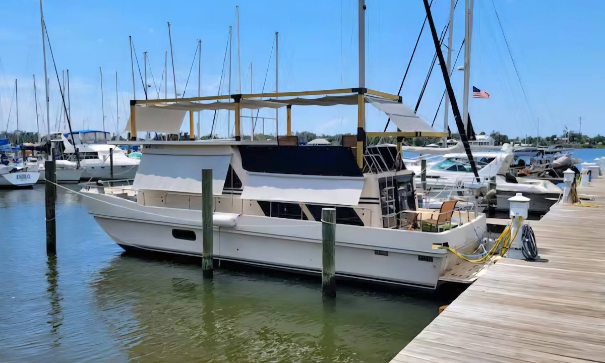Panama City Boat Rental | 🛥Stay Where The Water Meets Relaxation!