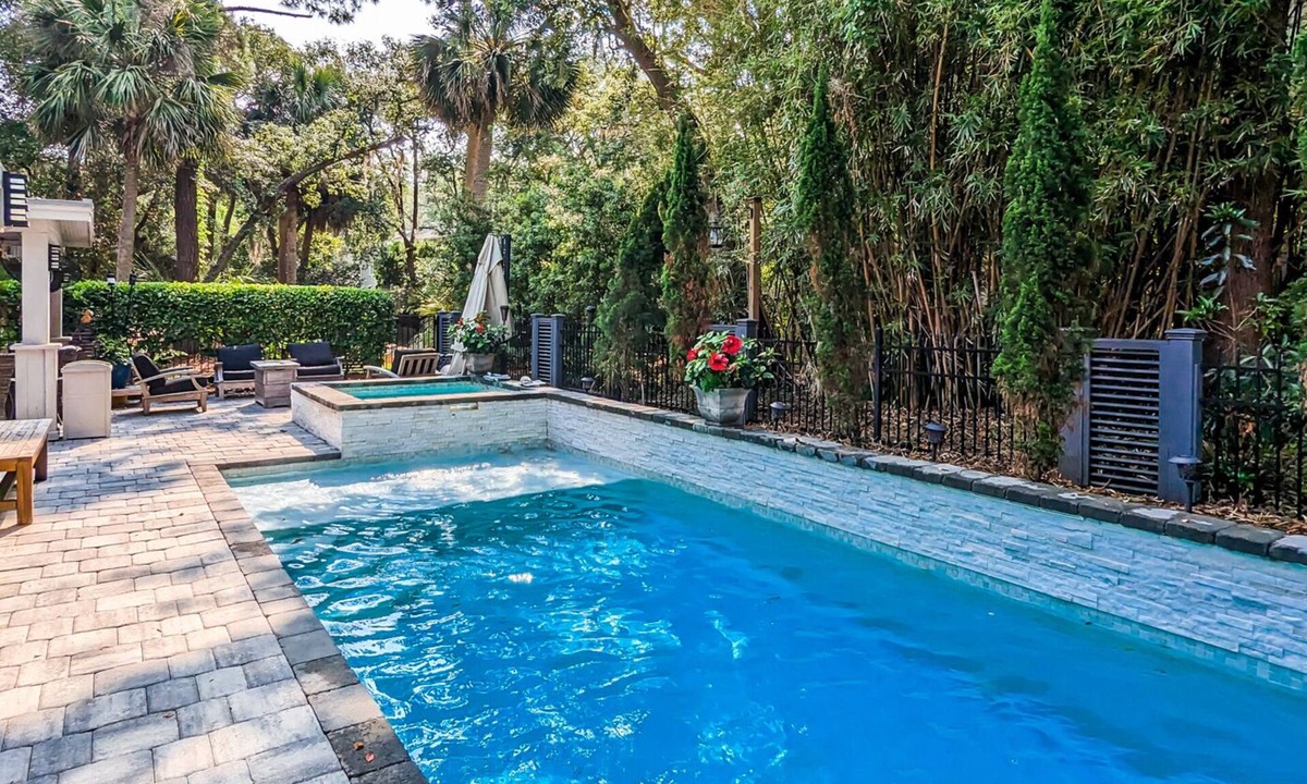 Oceanside House | Steps to beach, heated pool/spa, perfect family getaway 28 Ruddy Turnstone