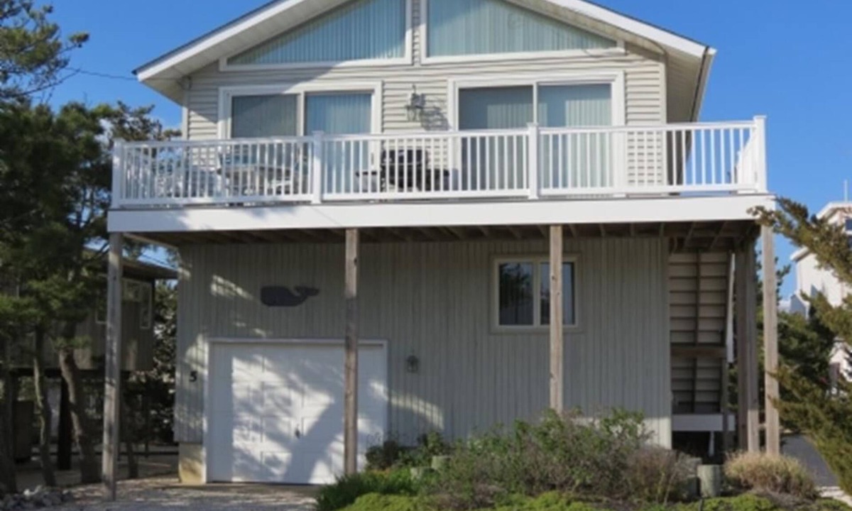 Harvey Cedars House | Steps to Beach with Nice Views