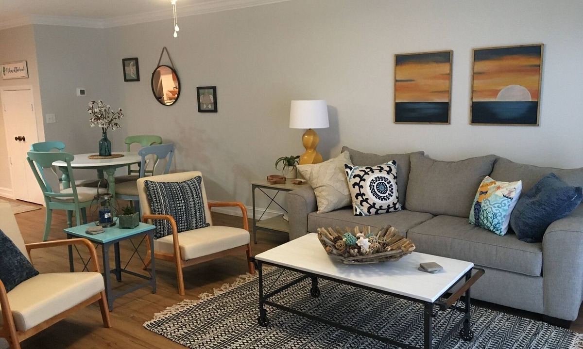 Ormond-by-the-Sea Condo | Steps to pristine, no-drive beach!