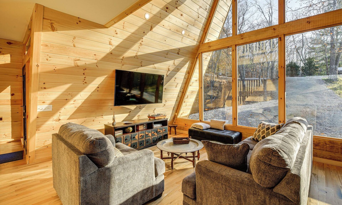 Piney Creek Cabin | Steps to State Park! A-Frame Cabin in Piney Creek
