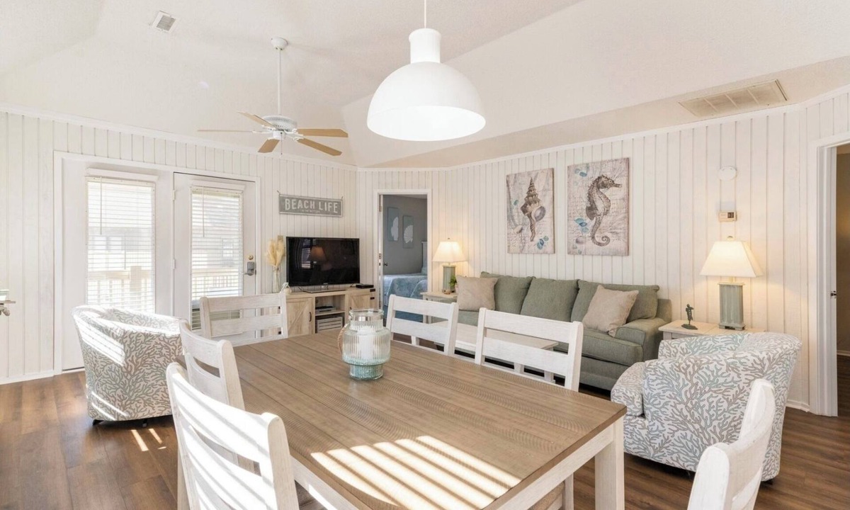 Myrtle Beach Cottage | Steps to the beach- 2Bd 2Bth Cottage- Pool -Off of Shore Drive