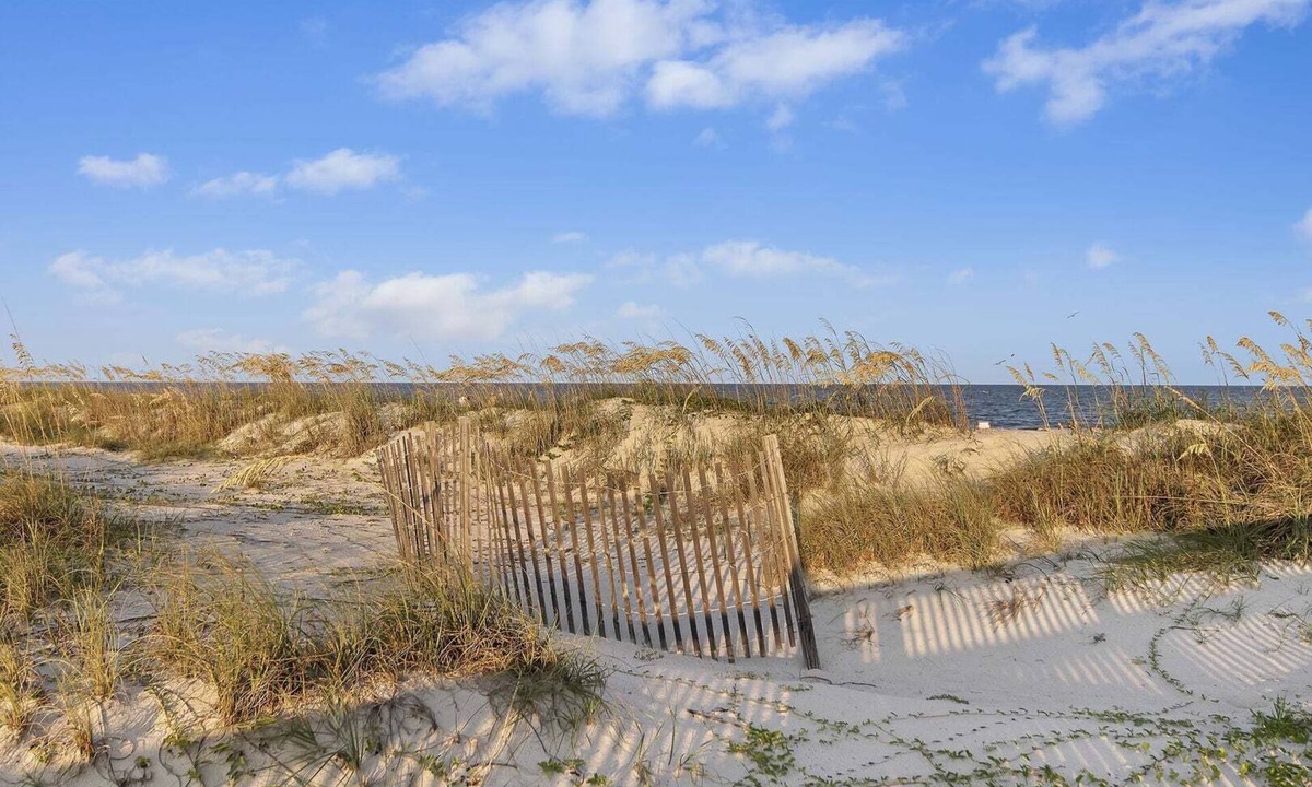Folly Field Villa | Steps to the Beach! Oceanfront Resort.