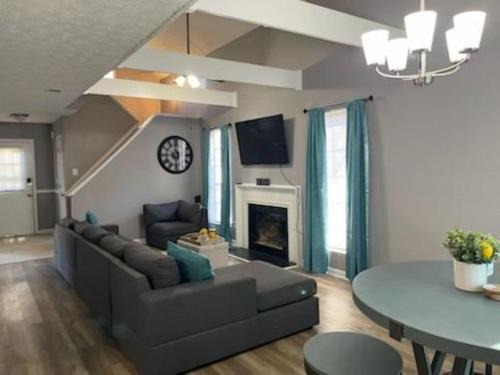 Stone Mountain House | Stone Mountain Home, SmartTV All Rooms, Pool Table