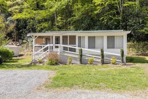 Sylva House | Streams & Dreams - Hidden River Gem, Mountain Views, Fishing, and Hiking!