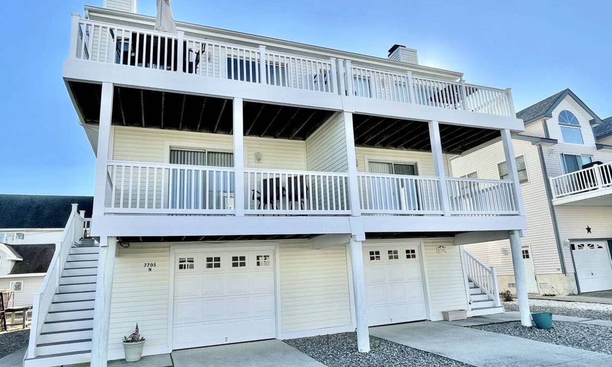 Townsend's Inlet House | Striking Townhouse with views of the Bay!