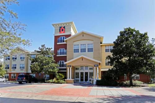 Secret Cove Hotel | Studio 6 Suites Jacksonville Deerwood Park FL