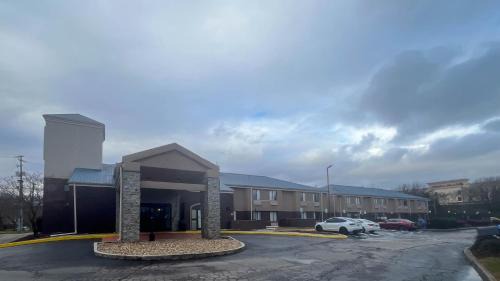Knoxville Hotel | Studio 6 Suites - Knoxville, TN - Downtown