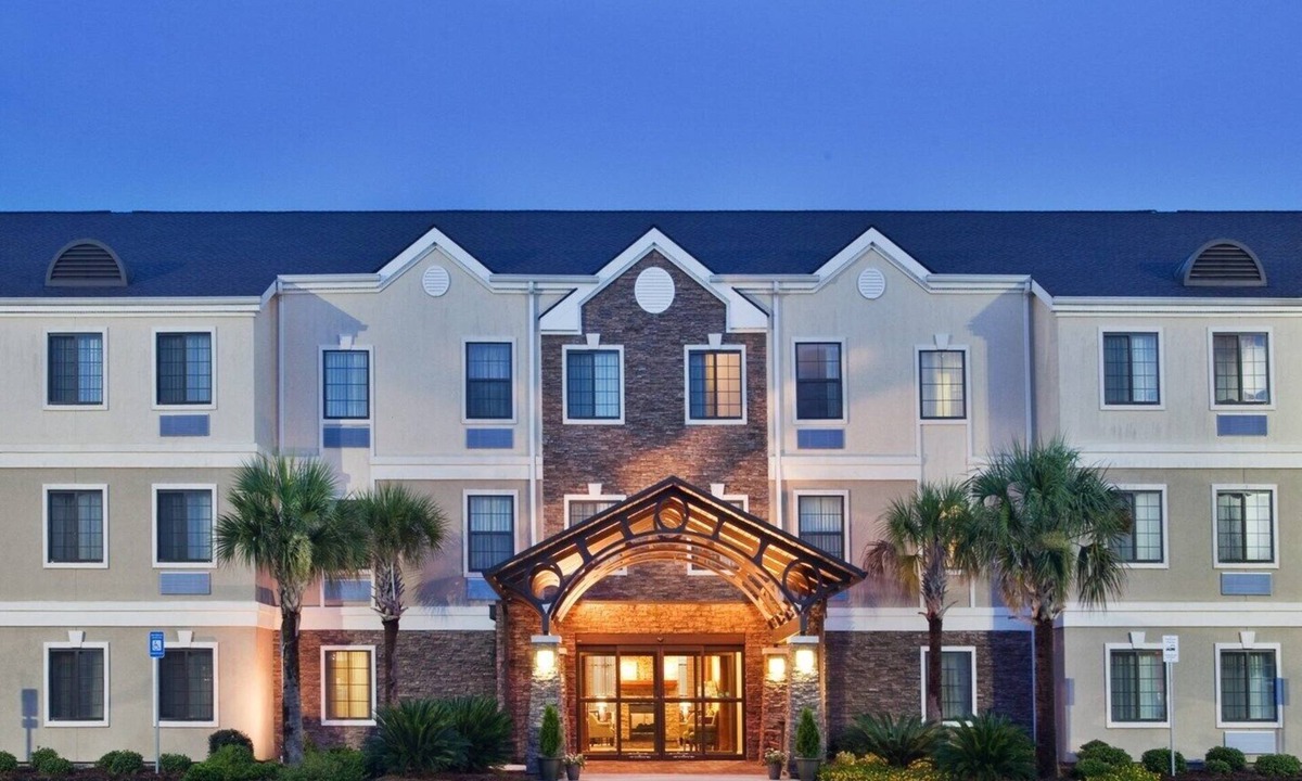 Eden Apartment | Studio Near the Savannah Airport | Seasonal Pool Access + Free Breakfast