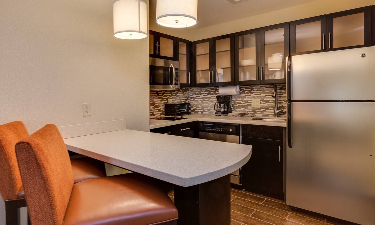 Eagan Park Apartment | Studio Suite Near ATL | Free Breakfast + 24h Business Center!
