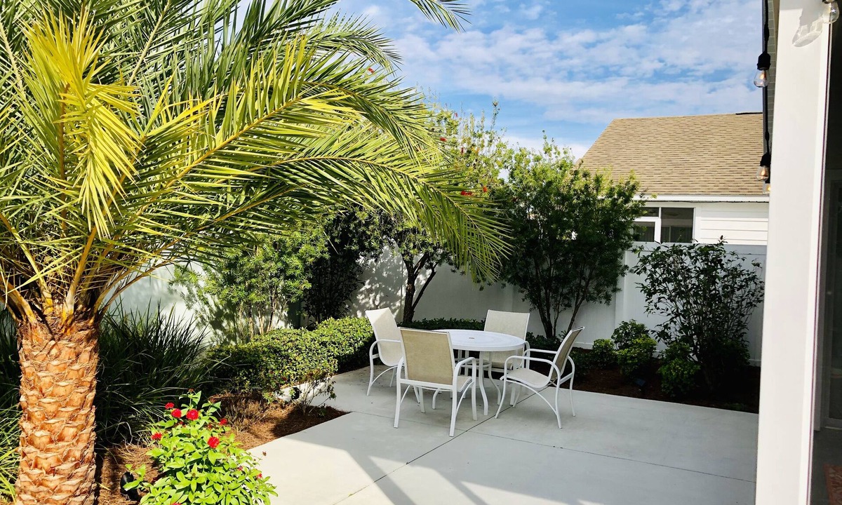 Lake Sumter Landing Villa | Stunning 2/2 Villa in Creekside Landing adjacent to Lake Sumter Landing w/Cart