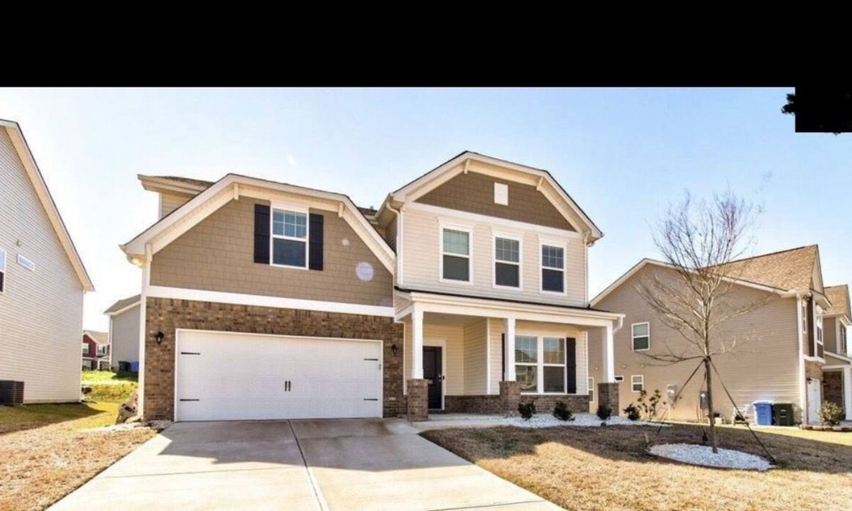 Elgin House | STUNNING 4 bedrooms minimalist home