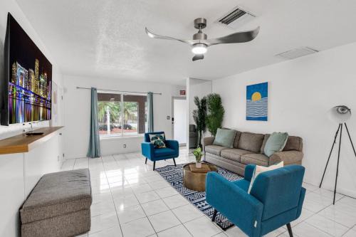 Hollywood Hills Villa | Stunning 4BR Oasis with Pool, 14 minutes to the Ocean