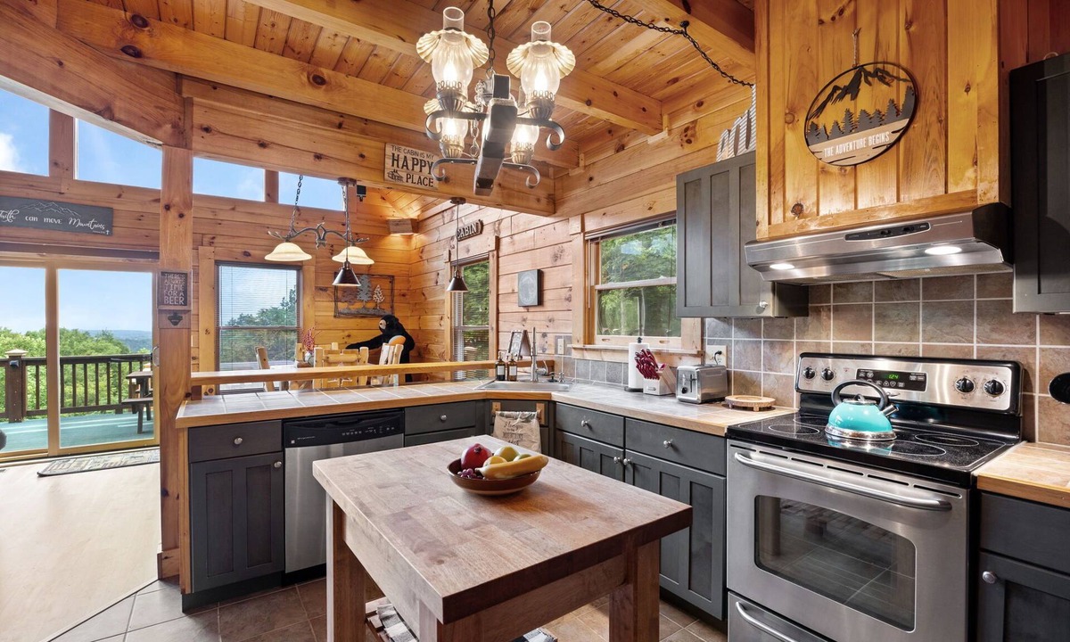 Bostic Cabin | Stunning cabin with views in cozy Bostic