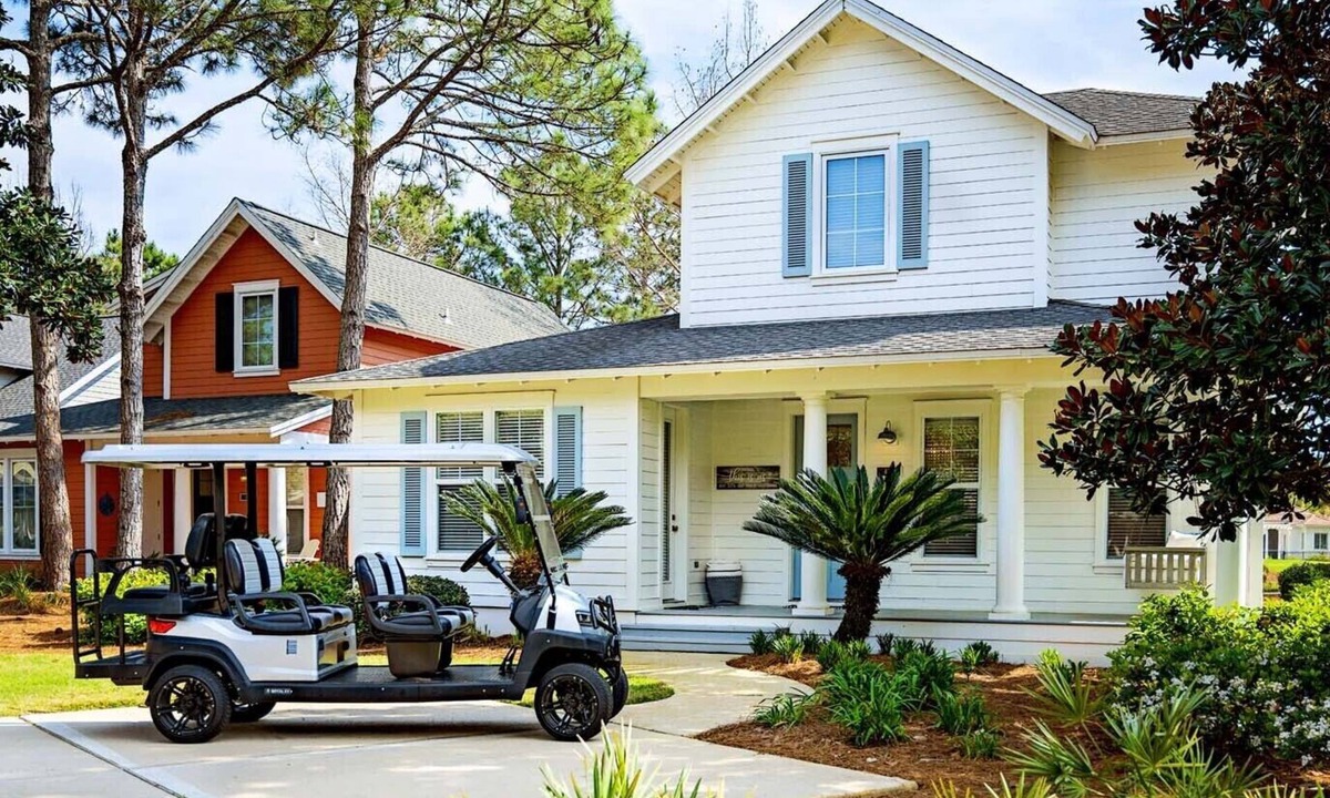 Laurel Grove House | STUNNING LAKE&GOLF COURSE VIEW-6 seat golf cart~FREE ACTIVITIES, Pool&Hot tub