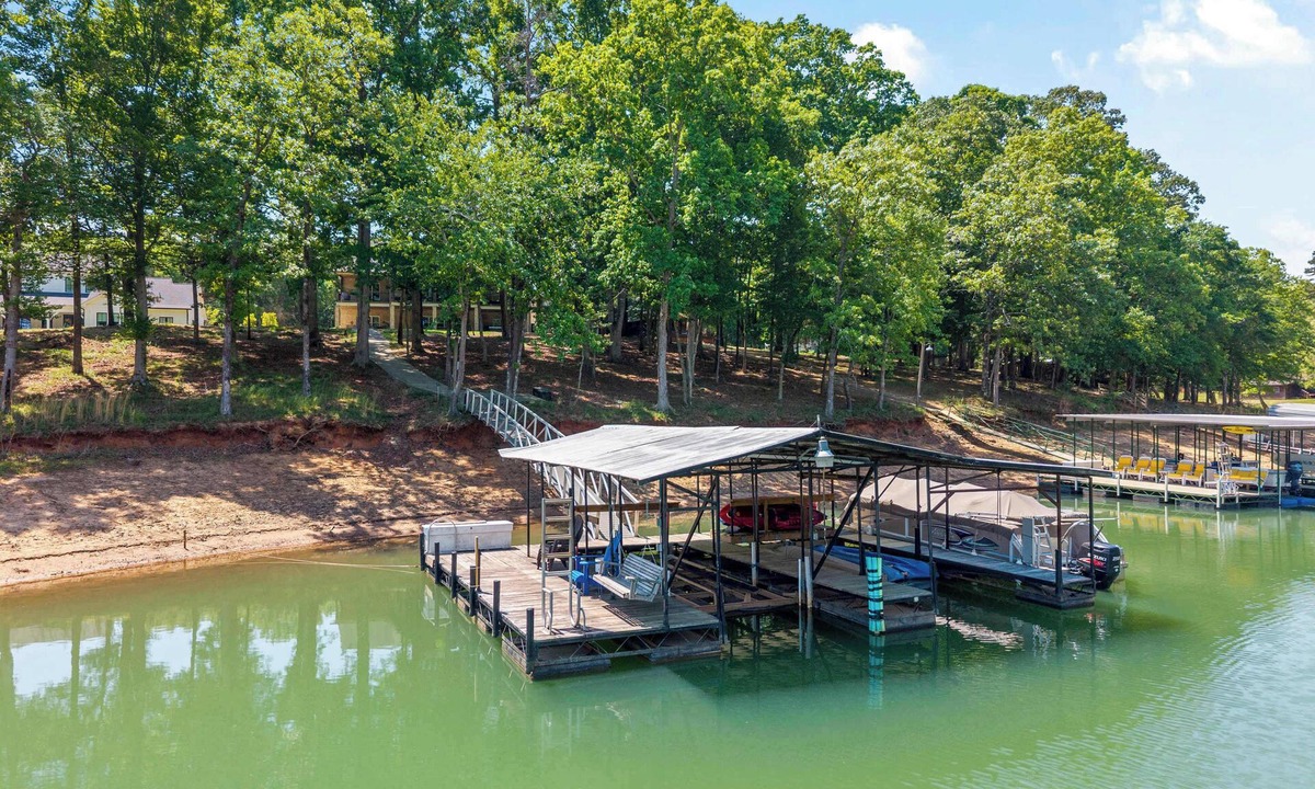 Lavonia House | Stunning Lake House w/Hot Tub & Dock