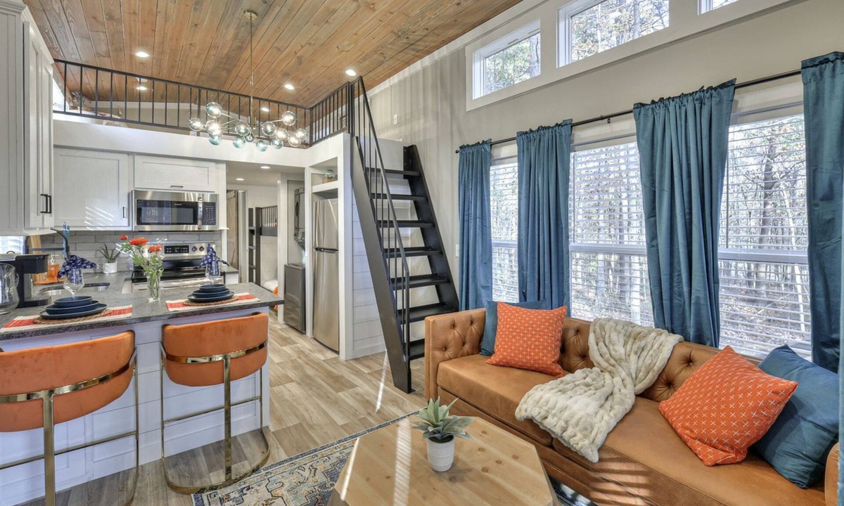 Tracy City Cabin | Stunning Mountain Tiny House Beautifully Design Ideal for Nature Lovers in Tennessee