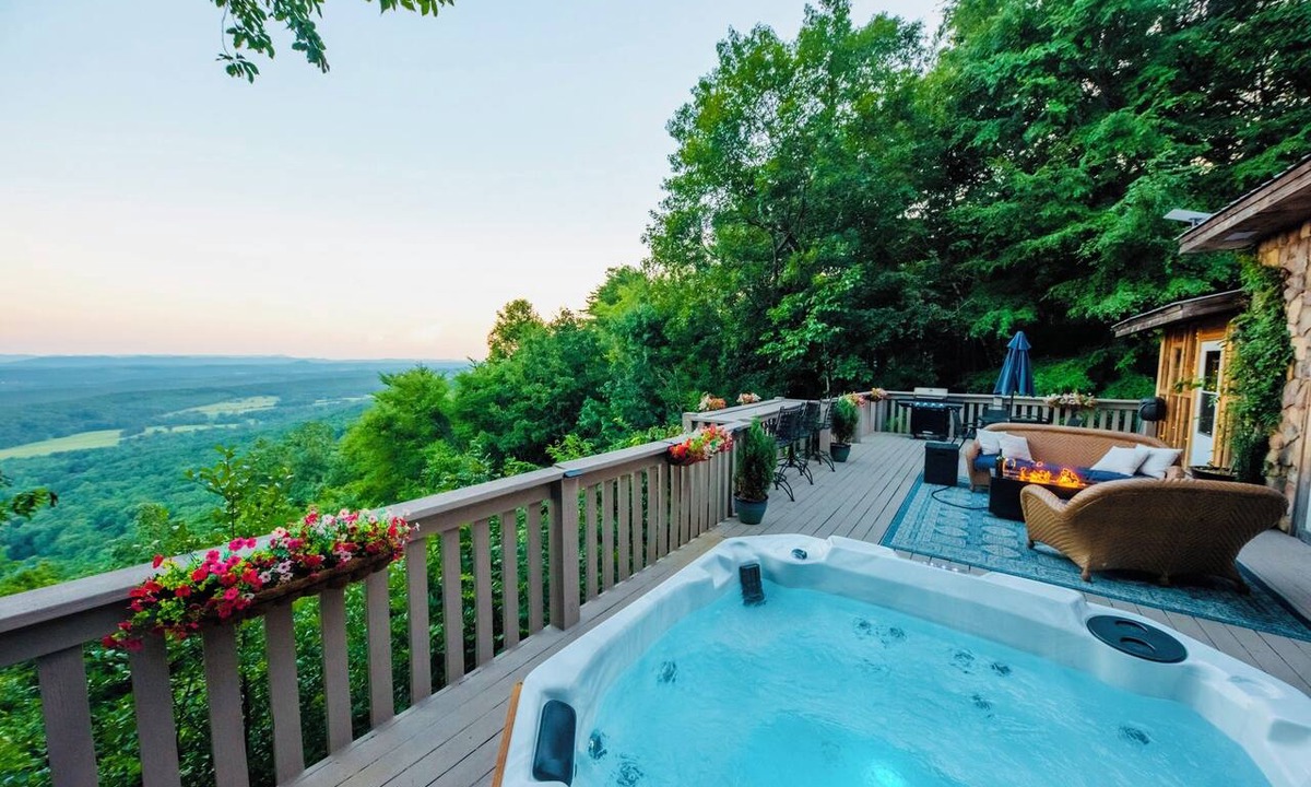 Menlo Cabin | Stunning mtn view, BRAND NEW HOT TUB, dry sauna, fire pit, wood burning stove